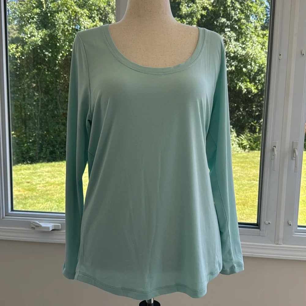 ATHLETA STRATUS TOP in leaf green. Size L - Picture 1 of 6